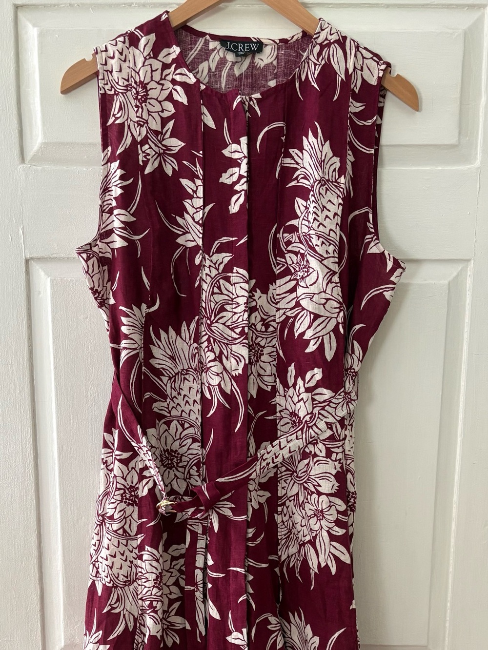 NWT J Crew Retail Seamed linen dress with removable belt in pineapple print.